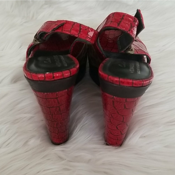 Donald J. Pliner Wedges - Picture 5 of 8